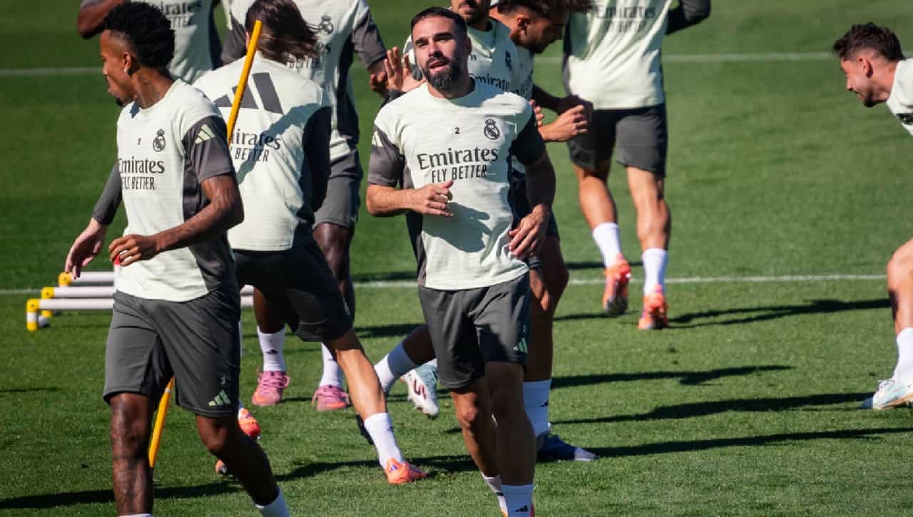 月初复出 月初复出